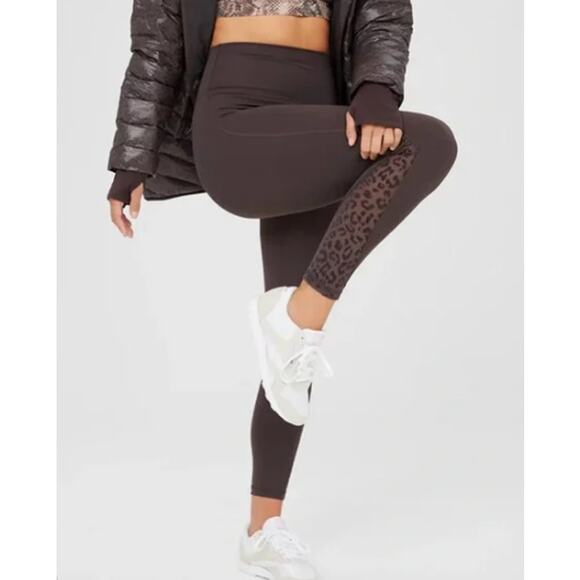 AERIE Offline Goals High Waisted Leopard Mesh Legging - Picture 1 of 5